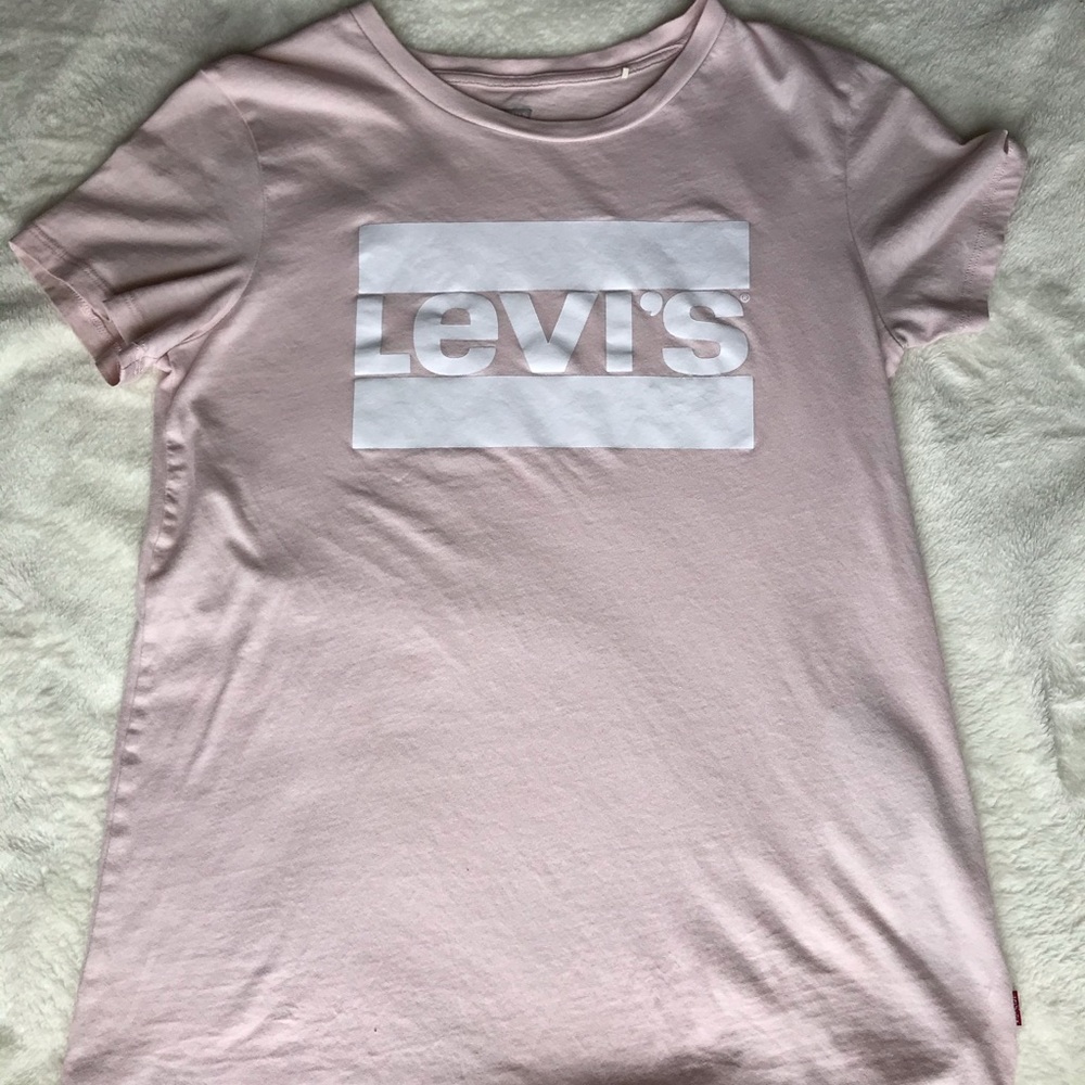 Levi’s Tee